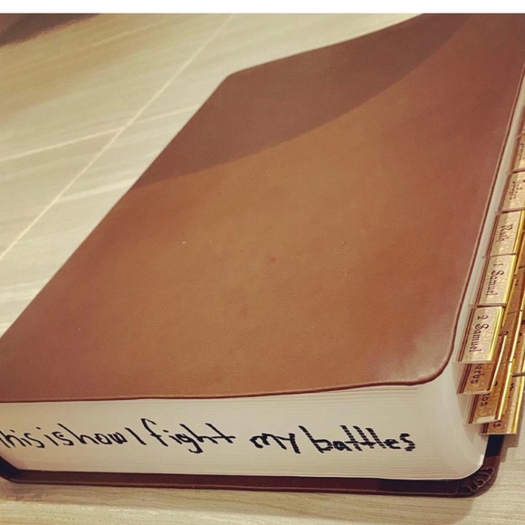 Like new live listing GAME! LIKE FOR NOTIFICATIONS - Picture 3 of 8